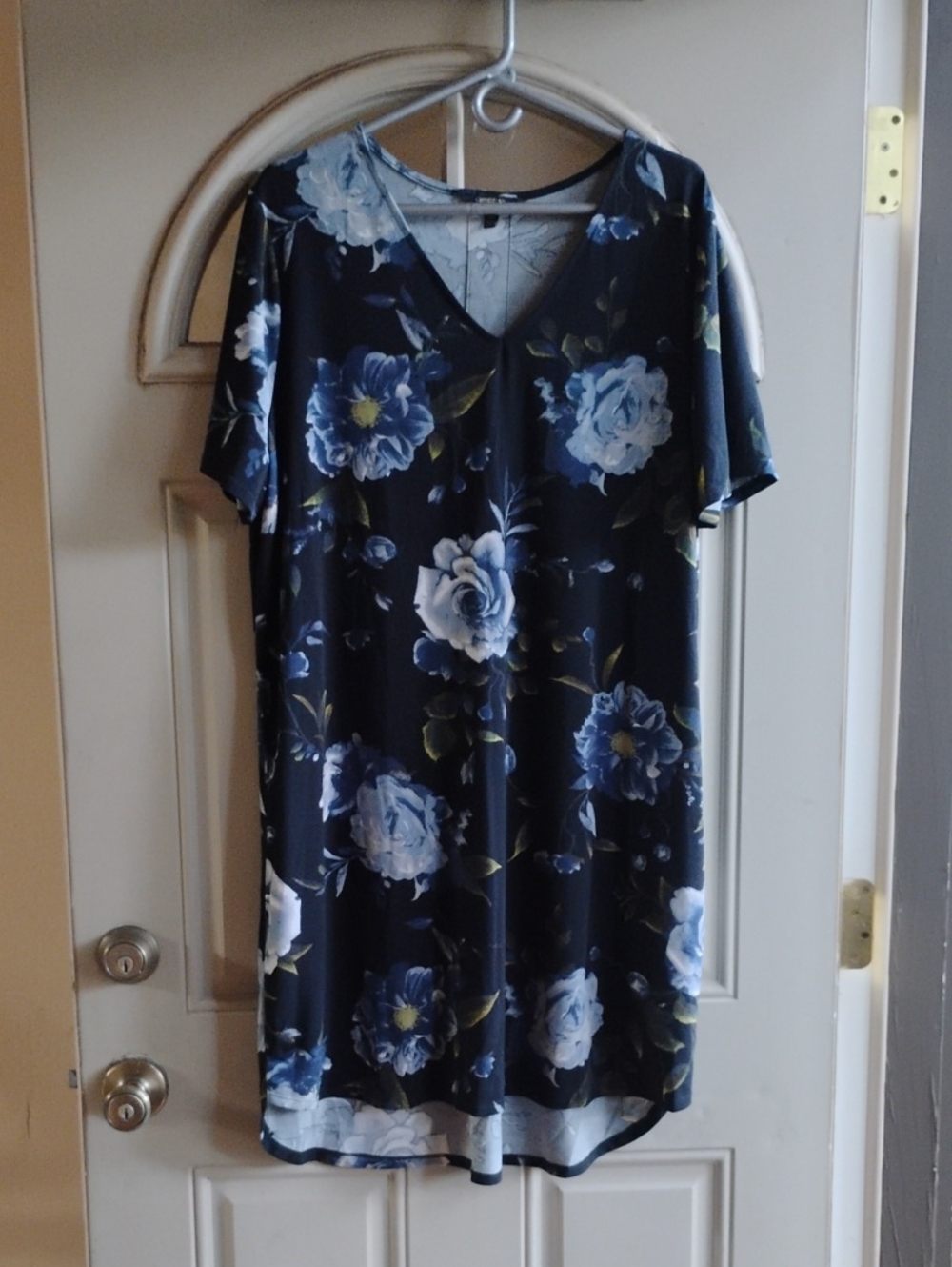 Christian Siriano Black Navy Blue White Yellow Floral V-Neck Nightdress